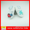 Factory direct sales white and blue flower cow leather embroidered china wholesale shoes for baby